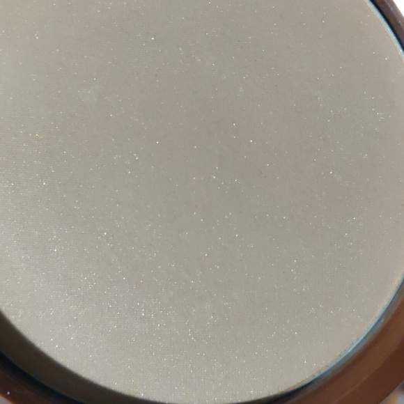 Estee Lauder Bronze Goddess Power 02 Medium - Picture 5 of 7